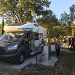Les Pilotis Du Cognac Bourg-Charente