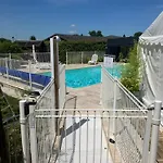 Les Pilotis Du Cognac *