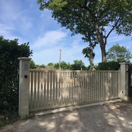 샬레 Les Pilotis Du Cognac *