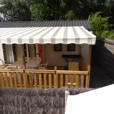 Les Pilotis Du Cognac * Bourg-Charente