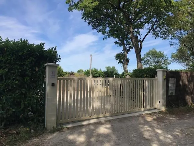 Chalet Les Pilotis Du Cognac *