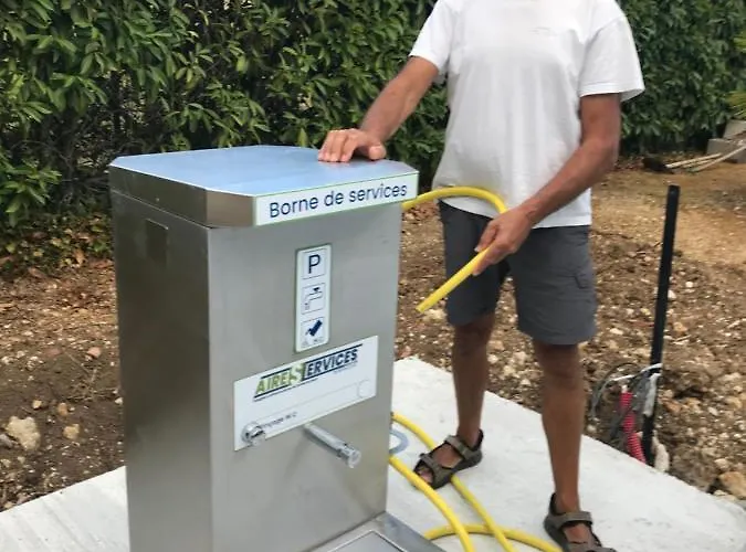 Les Pilotis Du Cognac Bourg-Charente