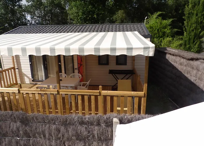 Les Pilotis Du Cognac * Bourg-Charente