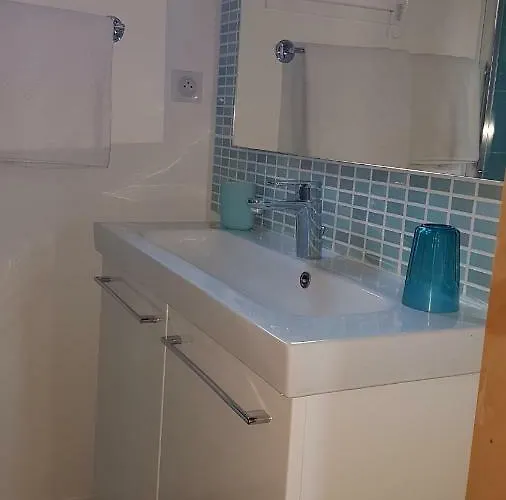 Les Pilotis Du Cognac * Bourg-Charente